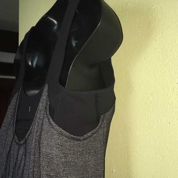 LULULEMON athetica Top size S. - Picture 7 of 8